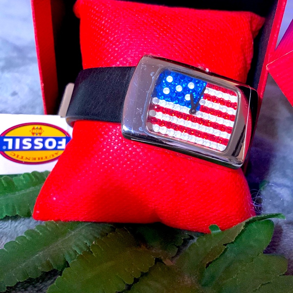 “RARE” Fossil American Flag Watch, Black Leather Strap, NWT